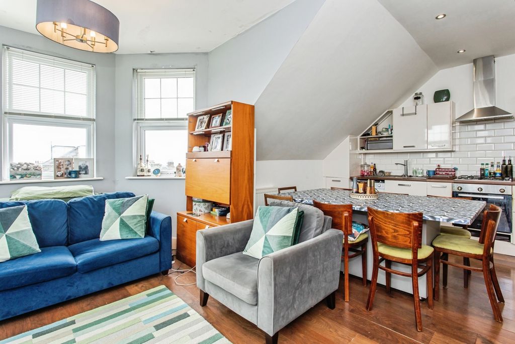 Property photo 3 of 20 Open Plan