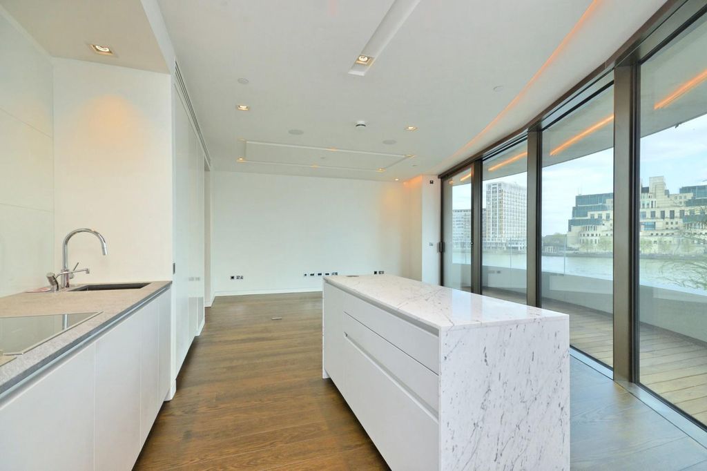 Property photo 3 of 19 Image