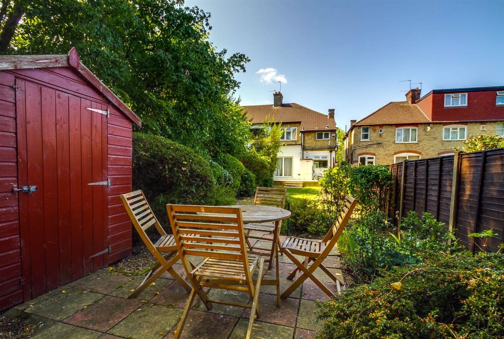 Property photo 3 of 23