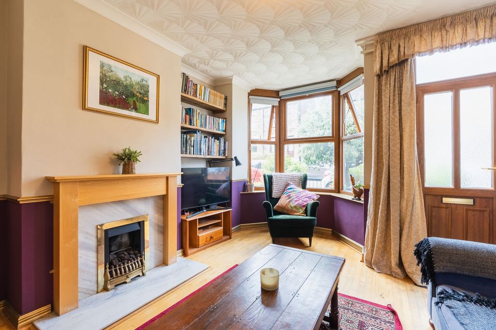 Property photo 2 of 39