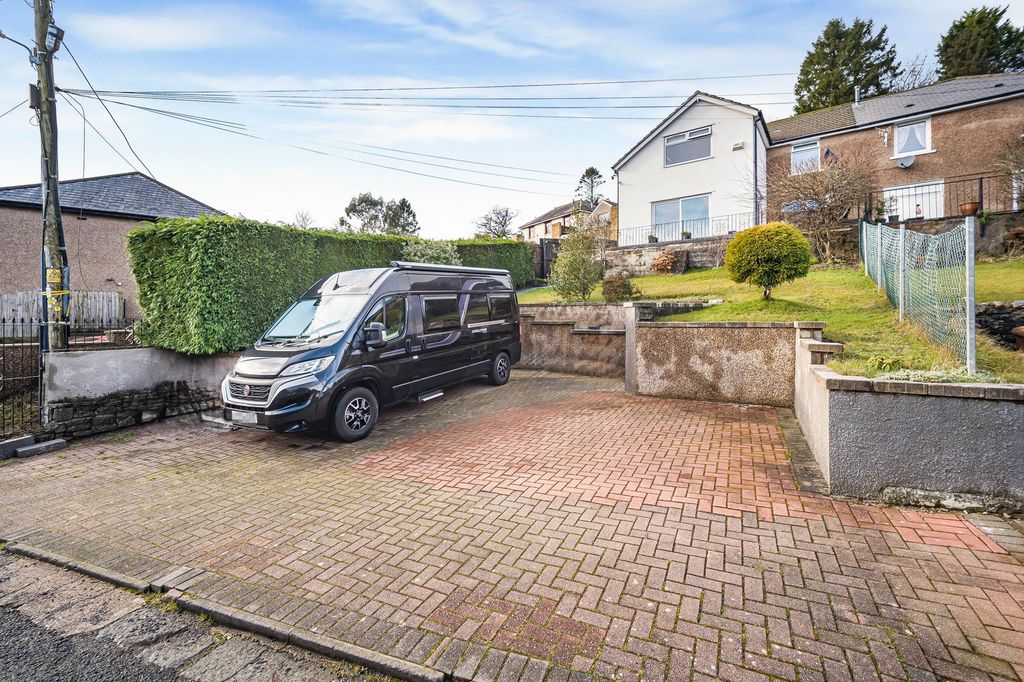 Property photo 2 of 43