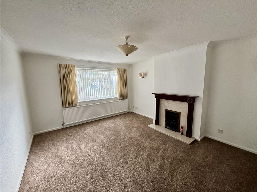 Property photo 1 of 8 Sittingroom/Diner