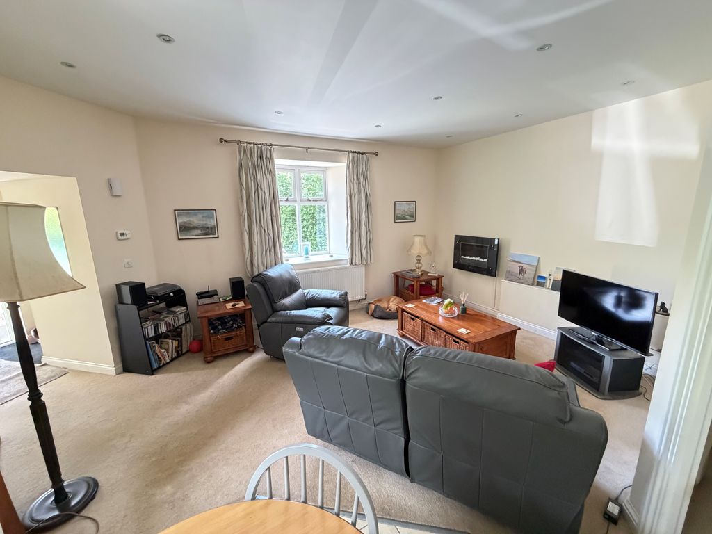 Property photo 2 of 7 5