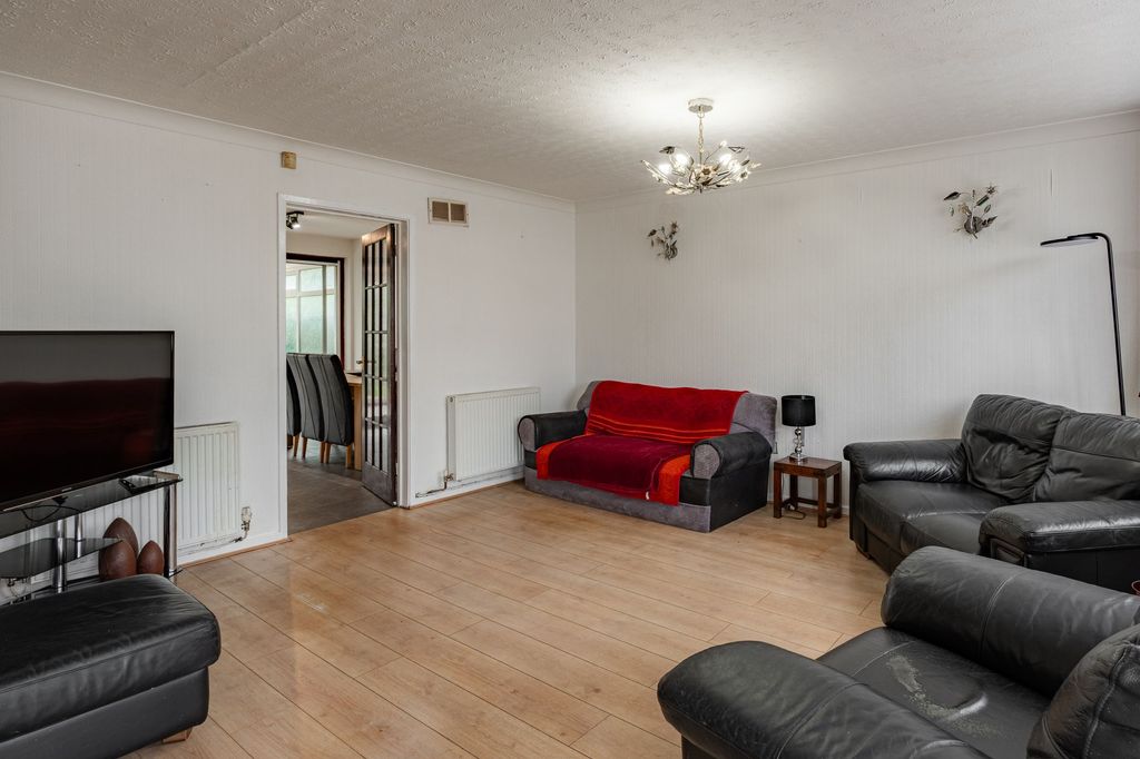 Property photo 3 of 22