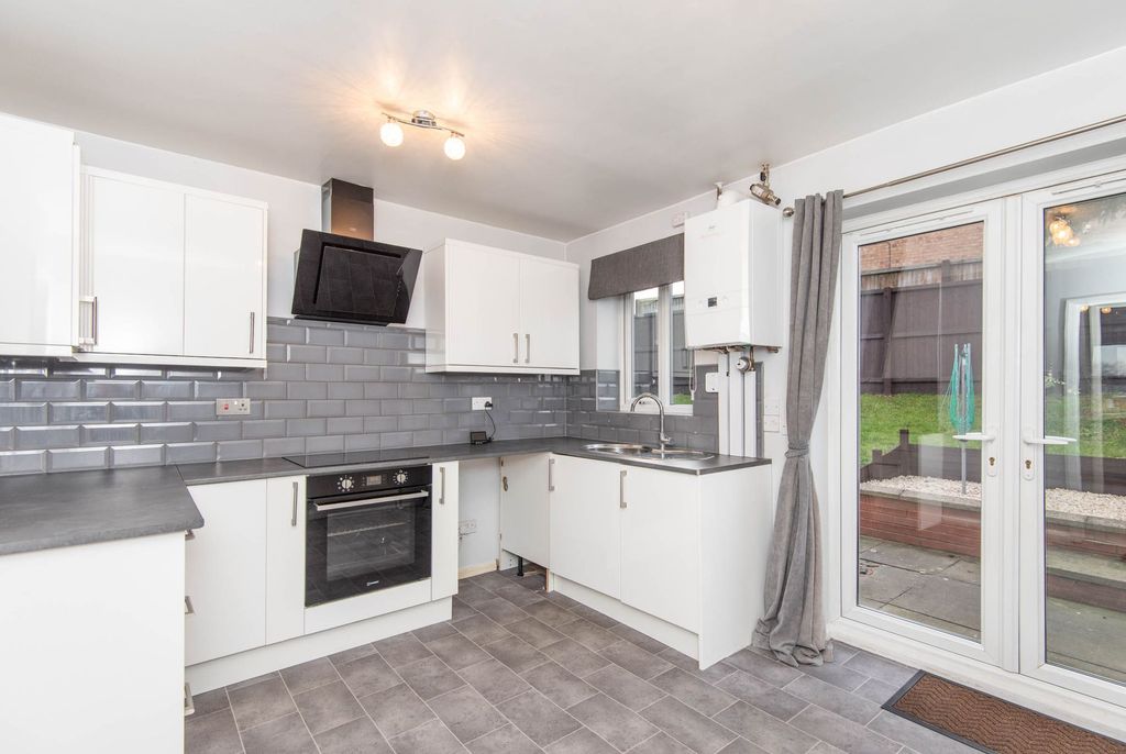 Property photo 3 of 13