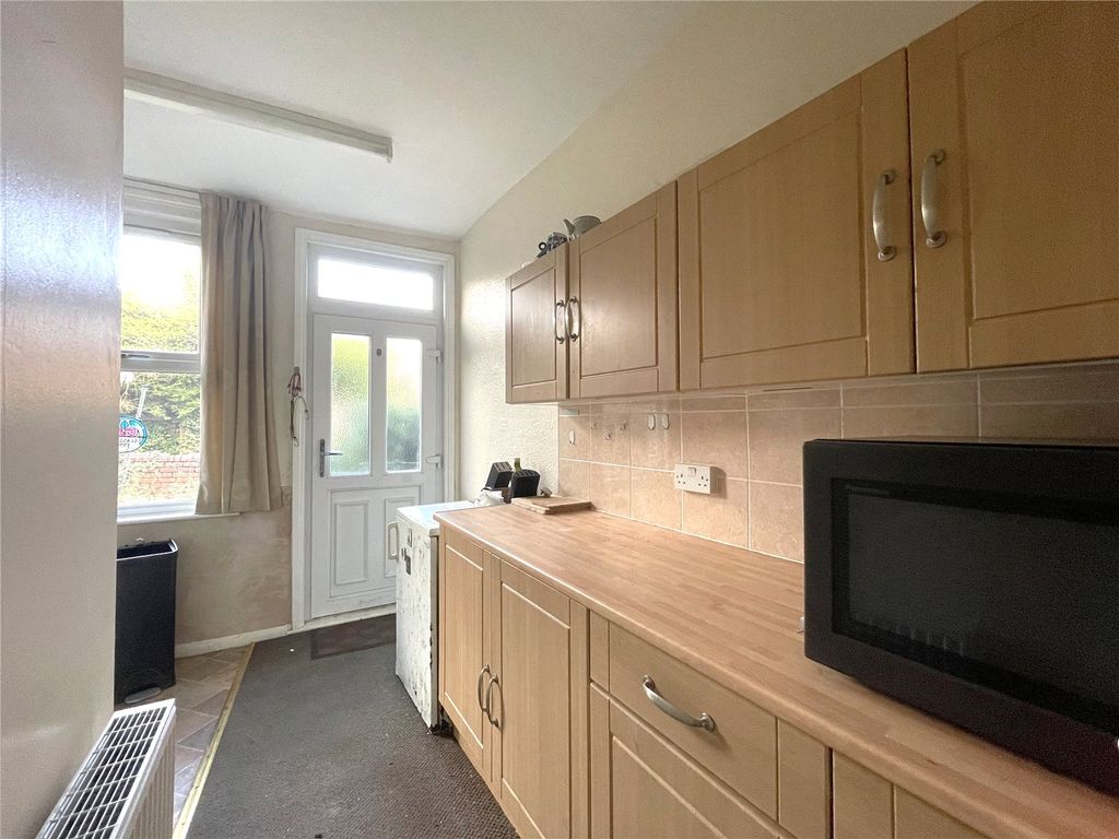 Property photo 2 of 18 Picture No. 37