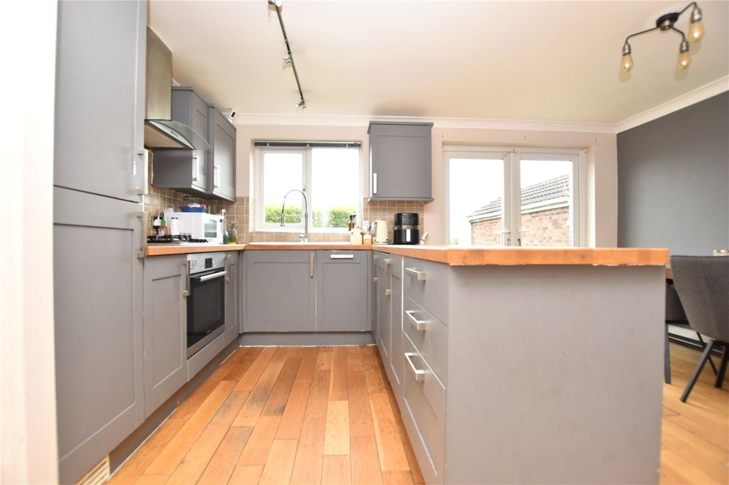 Property photo 3 of 15 Picture No. 14