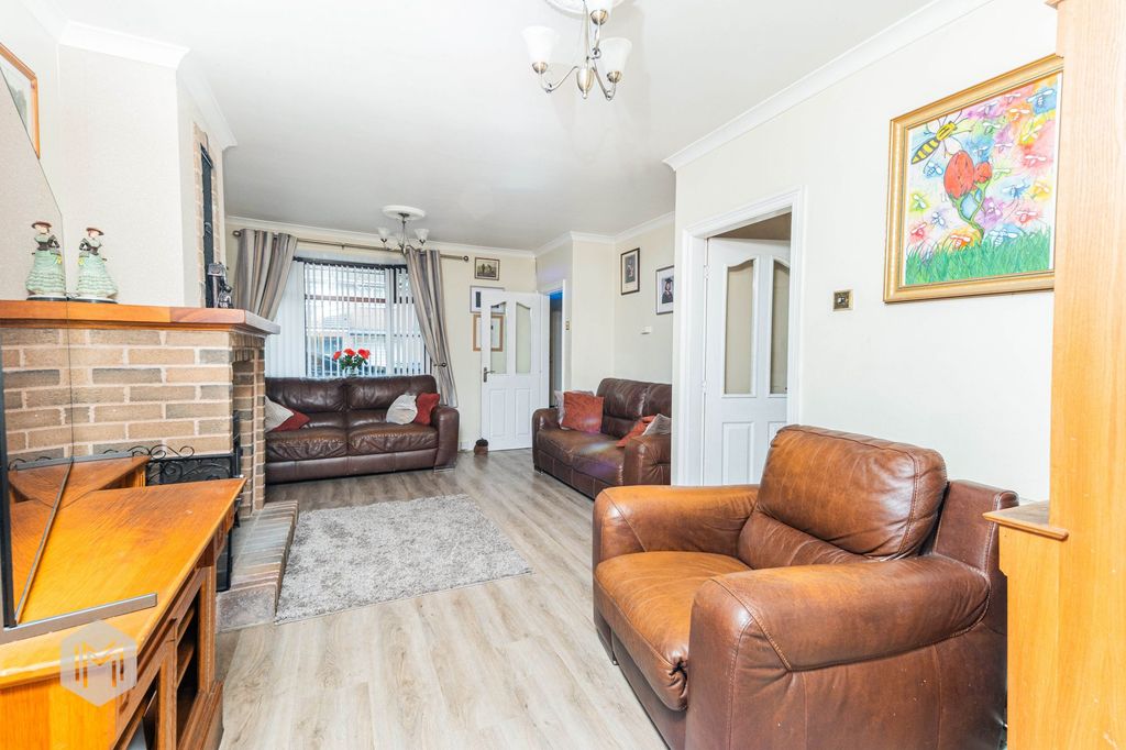Property photo 3 of 25