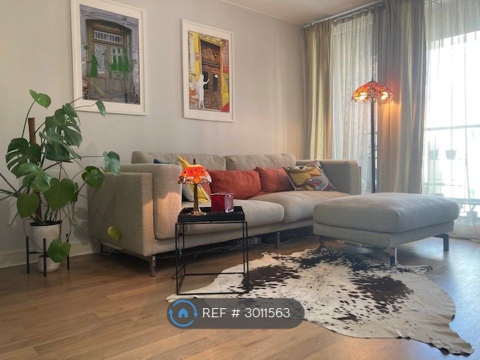 Property photo 1 of 13 Lounge