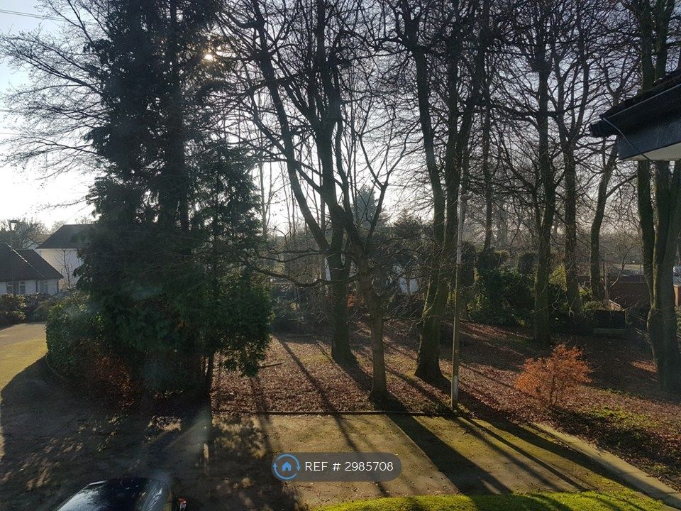 Property photo 2 of 11 Communal Gardens & View