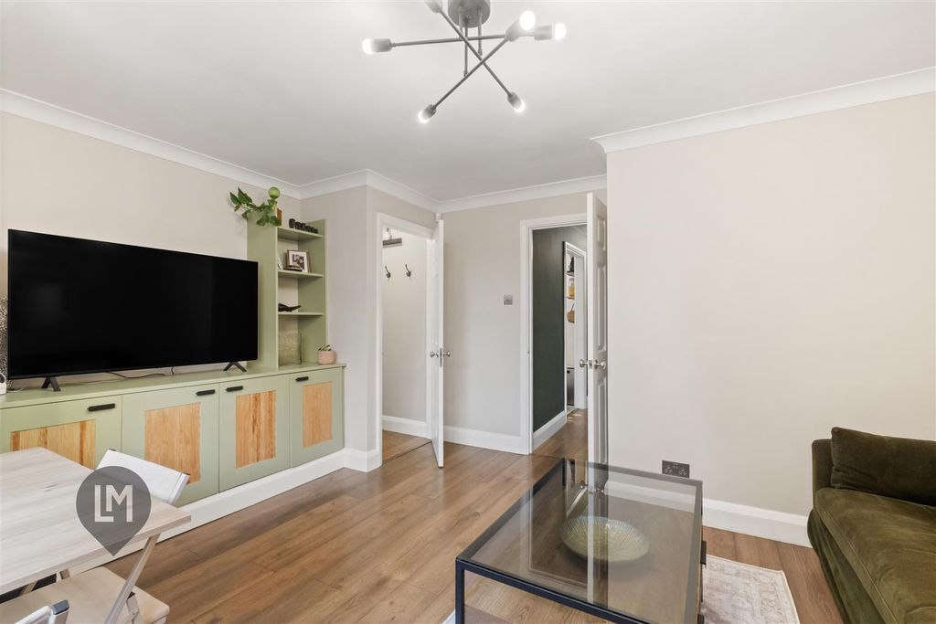 Property photo 3 of 7 Living/Dining Room