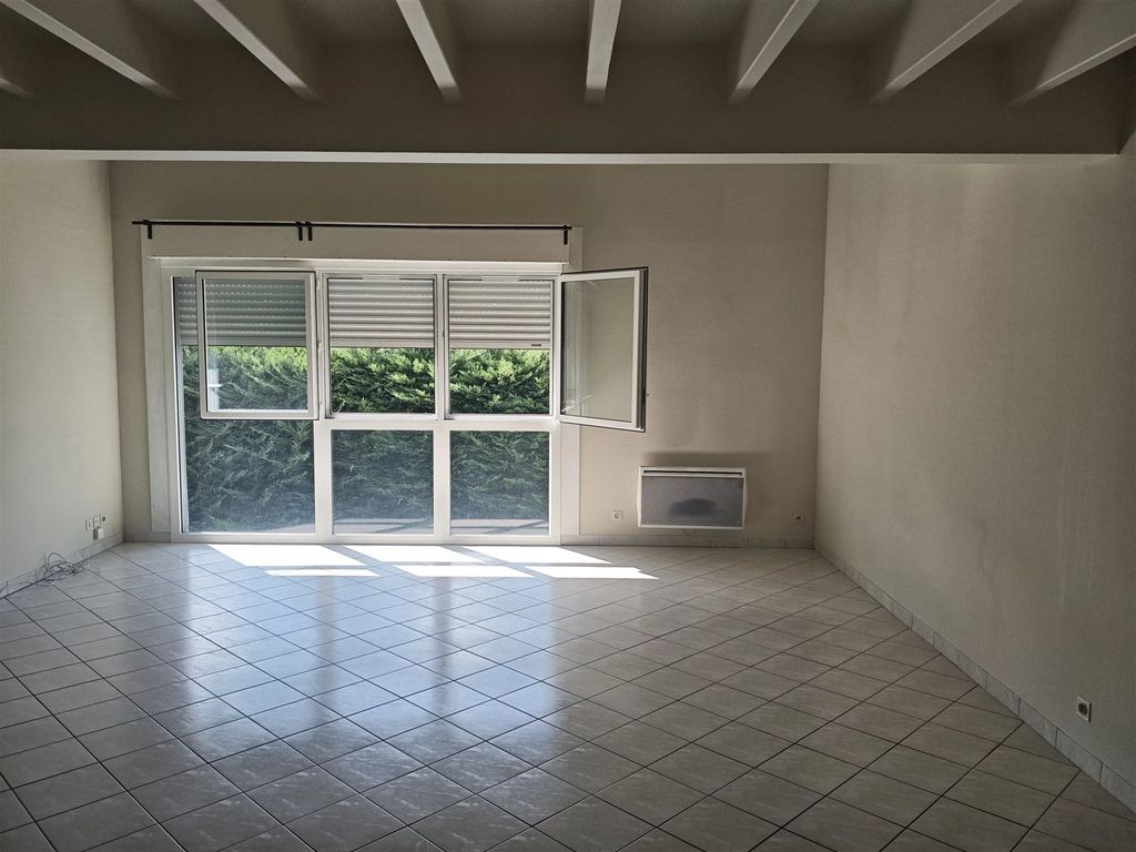 Property photo 1 of 13 Grand Apartment With Parking In Tours