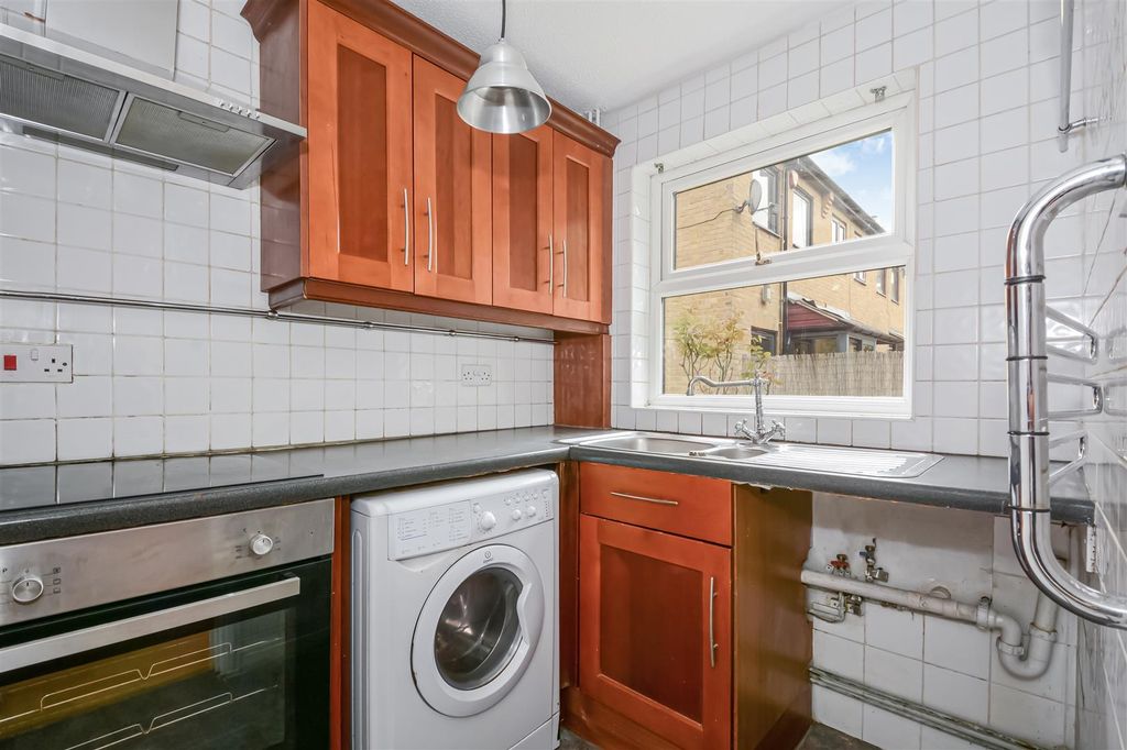 Property photo 3 of 15 Kitchen