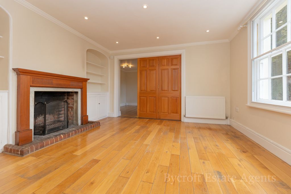 Property photo 3 of 21