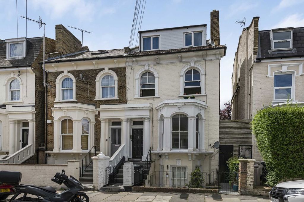 Property photo 1 of 6