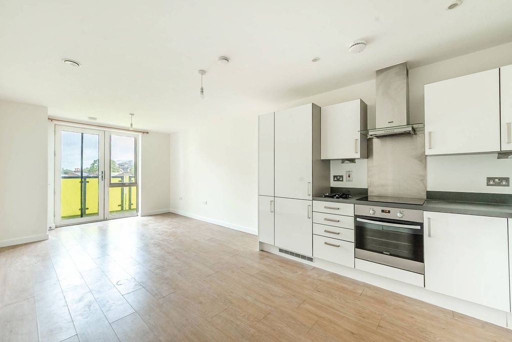 Property photo 2 of 7