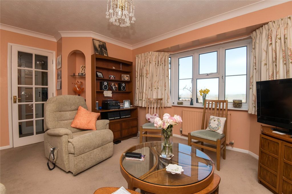 Property photo 3 of 19 Picture No. 25