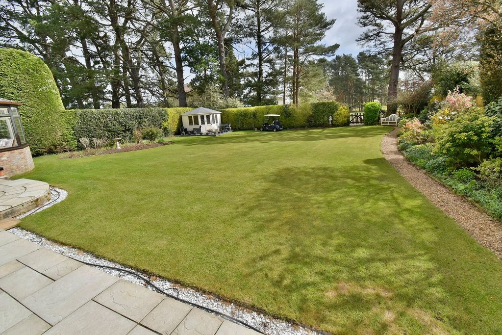 Property photo 2 of 28