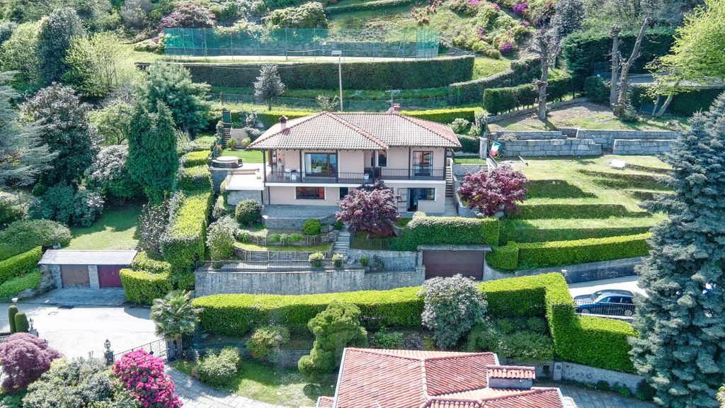 Property photo 1 of 52