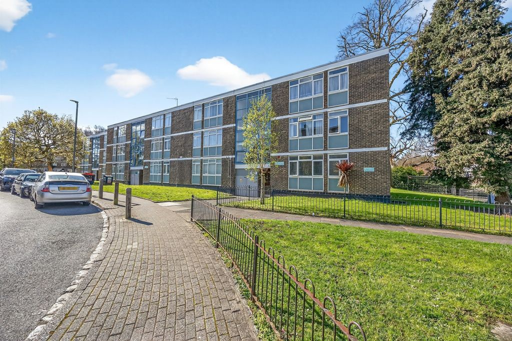 Property photo 3 of 15