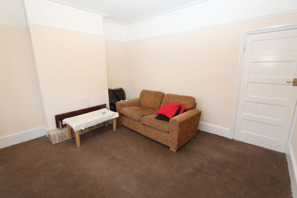 Property photo 3 of 6 Gallery