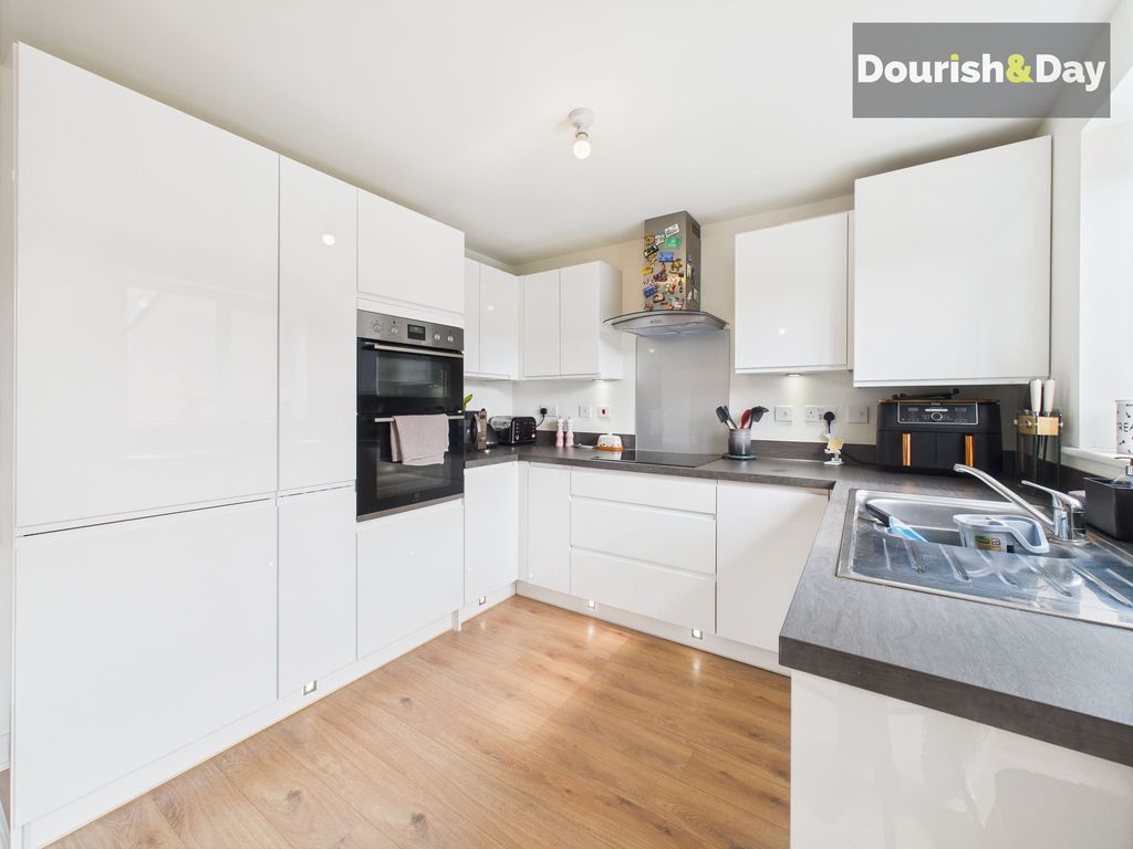 Property photo 3 of 17 Kitchen Diner
