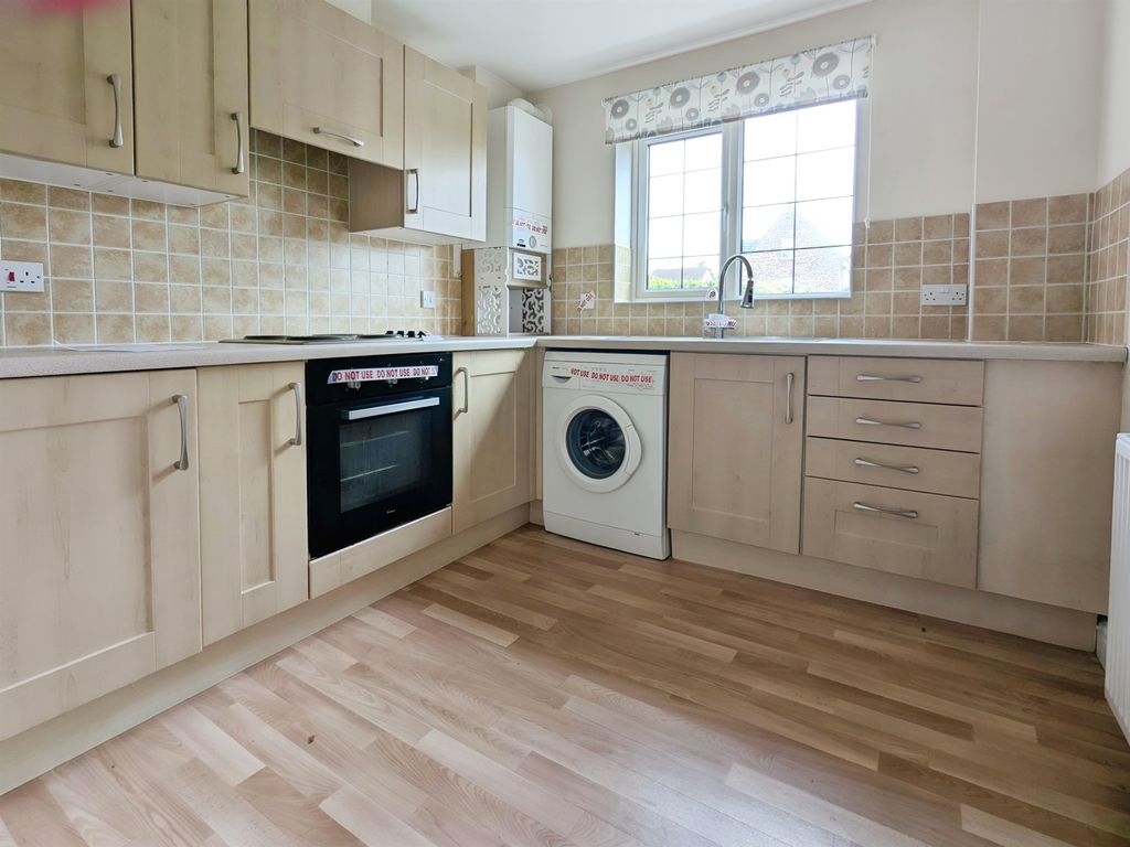 Property photo 3 of 12