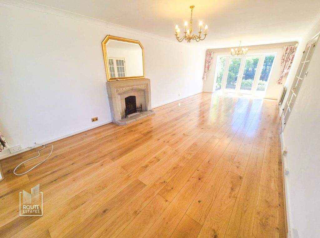 Property photo 3 of 19 Photo 16