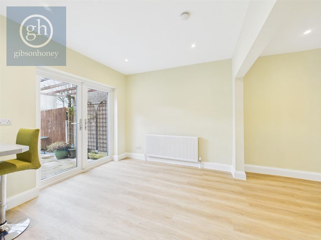 Property photo 2 of 11 Cam05080G0-Pr0271-Still003.Jpg