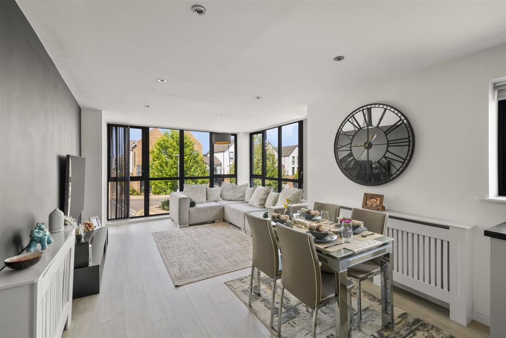 Property photo 1 of 20