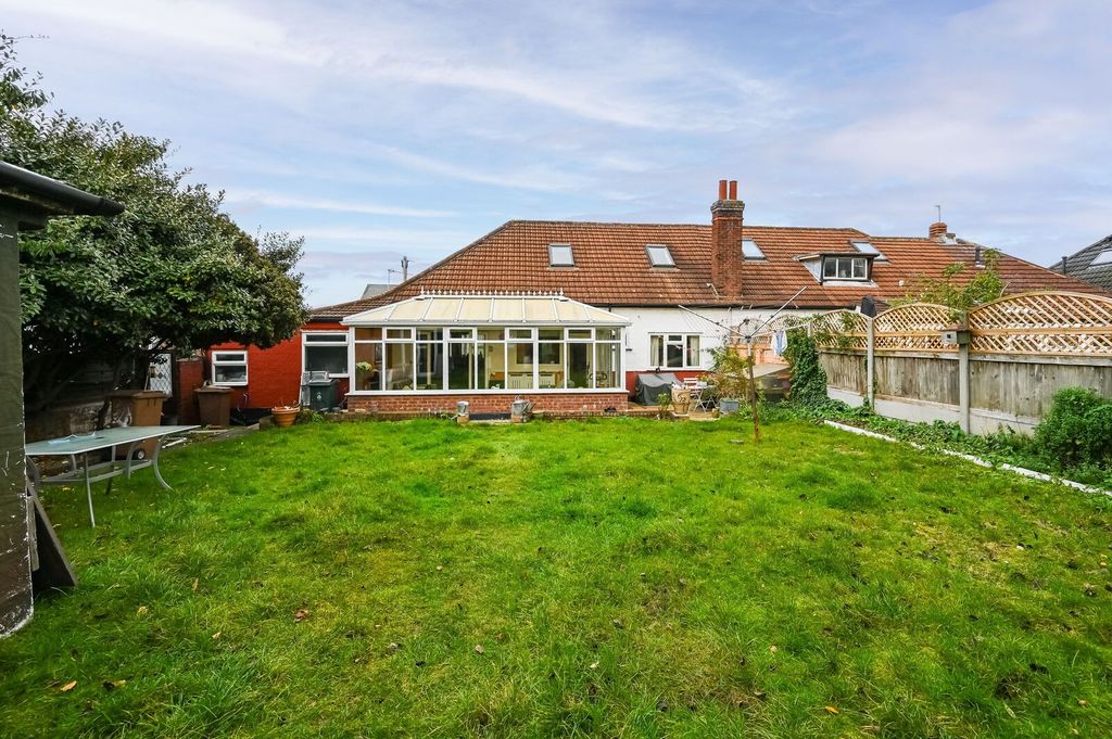 Property photo 2 of 22