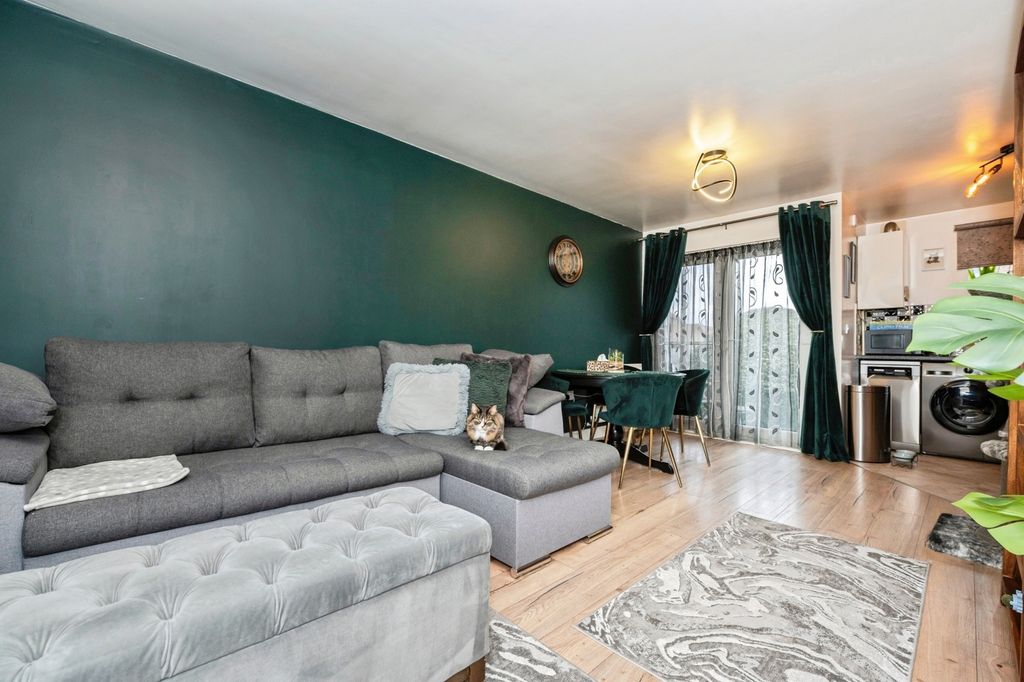 Property photo 2 of 19 Pbox-Img.Jpg