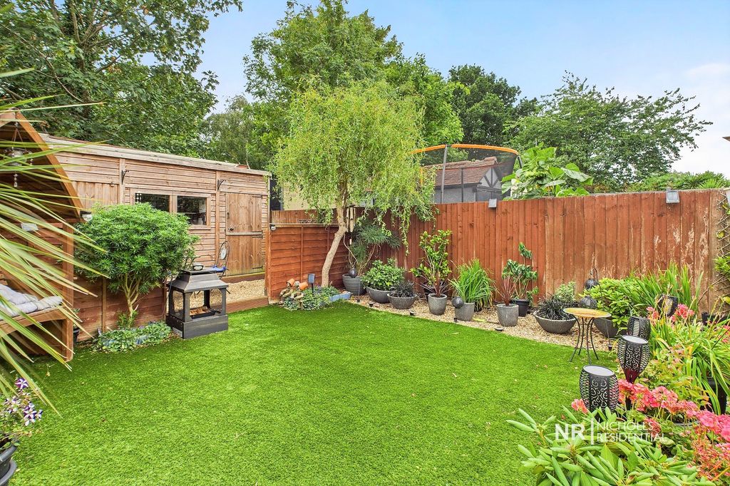 Property photo 2 of 19 Garden