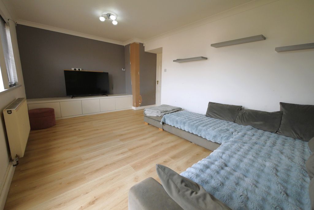 Property photo 3 of 14 3