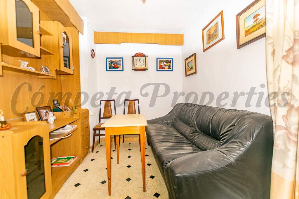 Property photo 2 of 14
