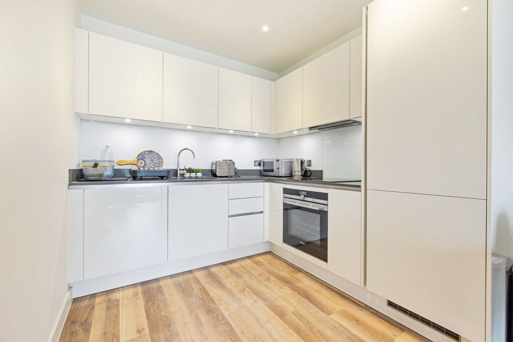 Property photo 2 of 23