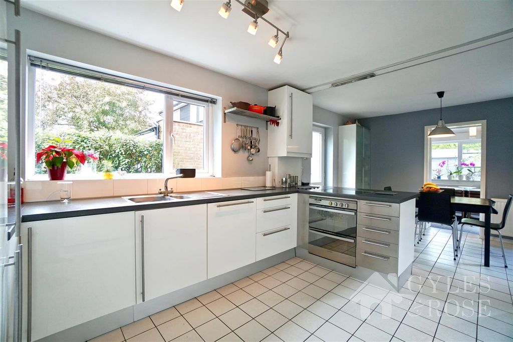 Property photo 3 of 22 Kitchen