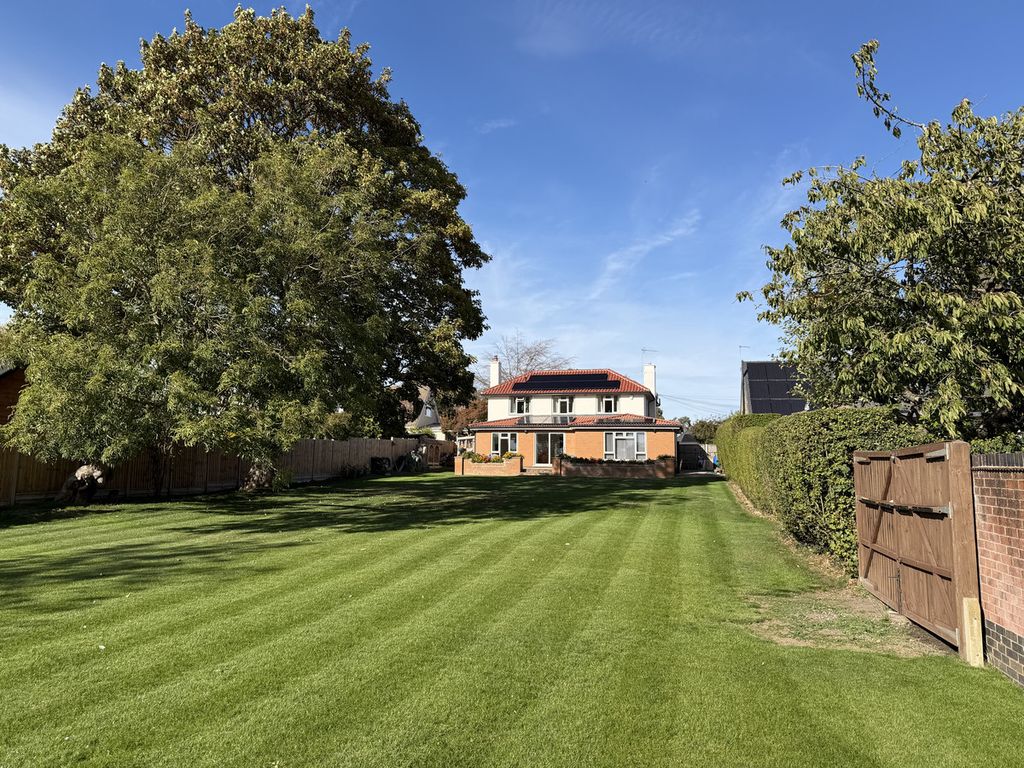 Property photo 3 of 48