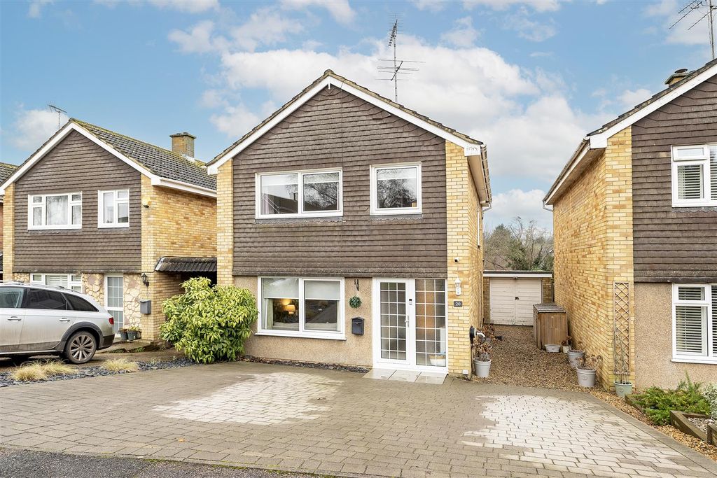 Property photo 1 of 14 20-Dacre-Crescent-21.Jpg