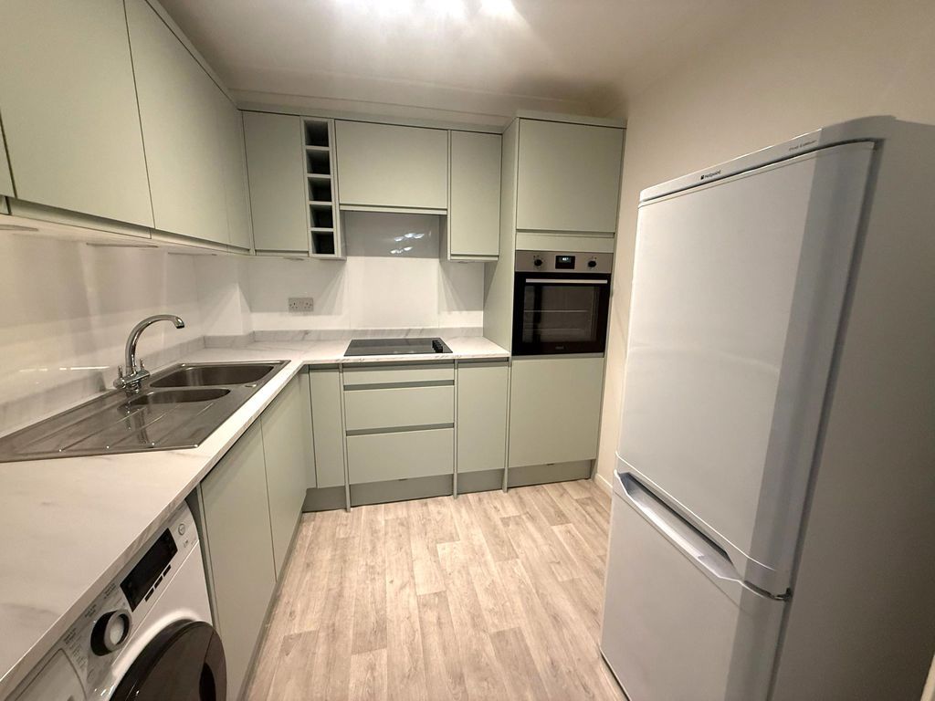 Property photo 2 of 8 Photo 16