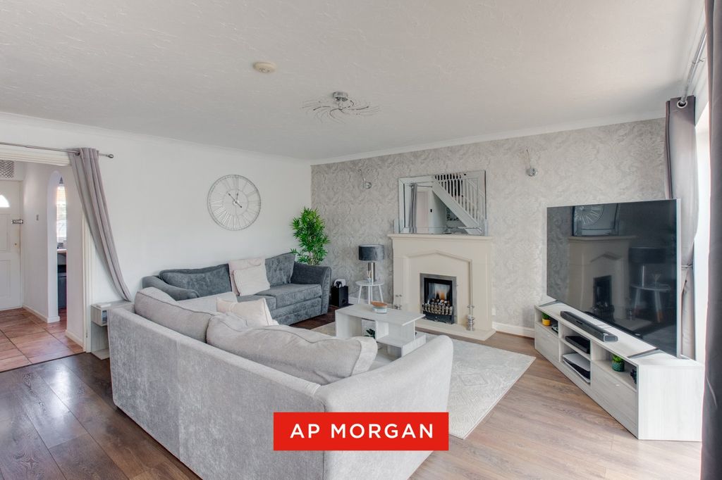 Property photo 3 of 15 Picture No. 10