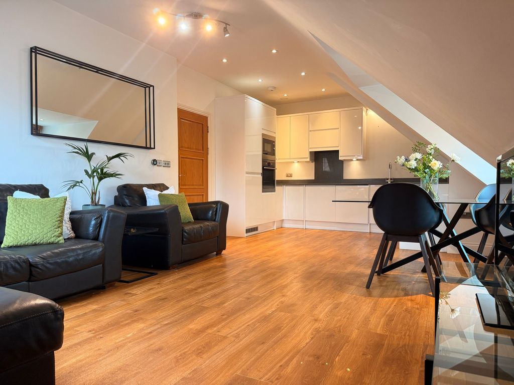 Property photo 2 of 11 Kitchen/Diner