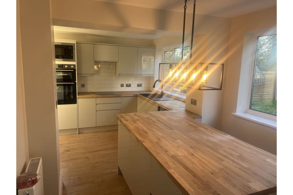 Property photo 2 of 22 Kitchen
