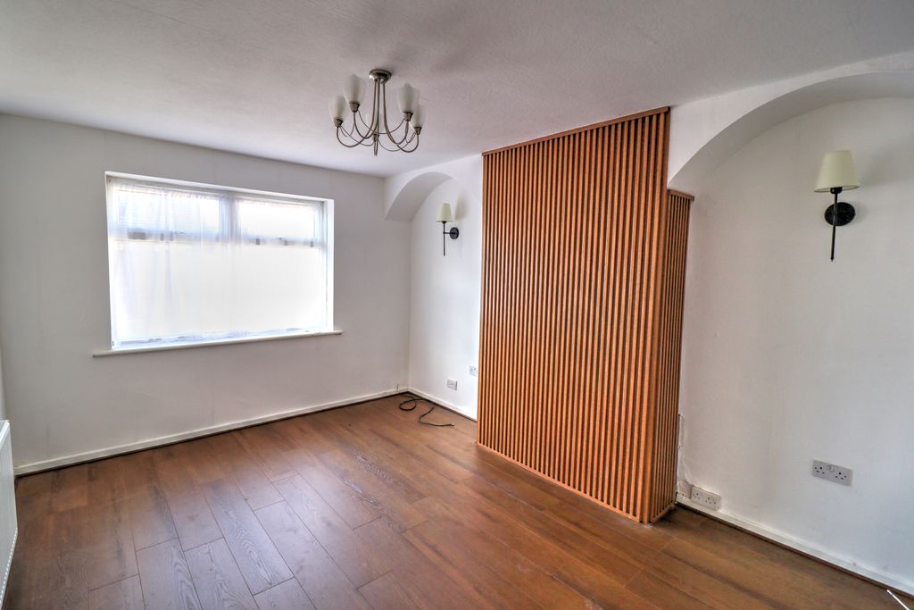 Property photo 3 of 26 Img_7572