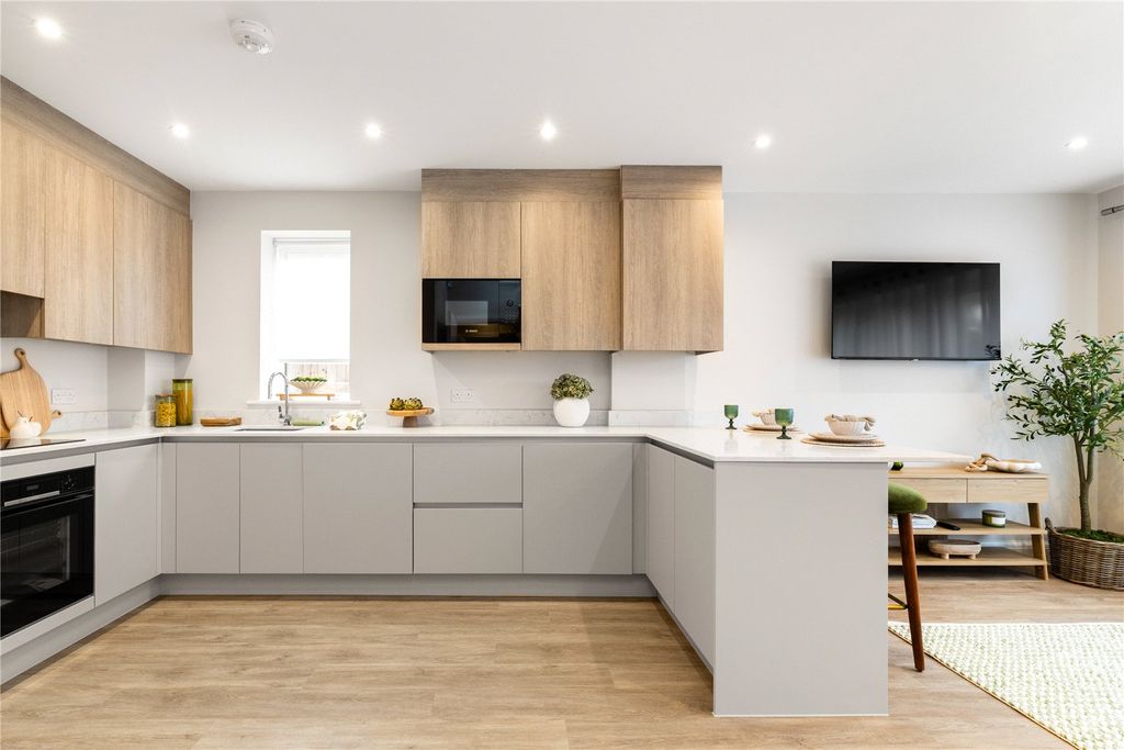 Property photo 1 of 9 Kitchen/Sitting Room