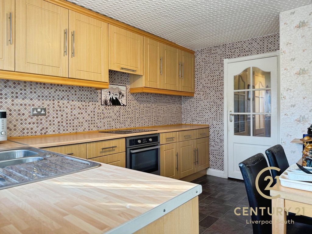 Property photo 3 of 25