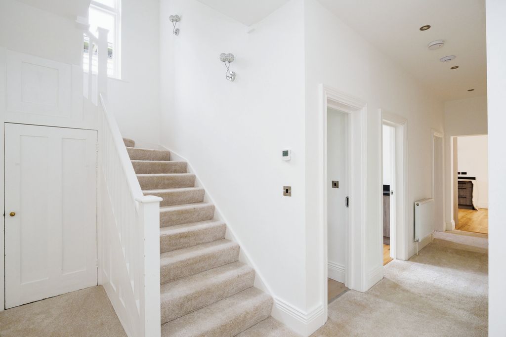 Additional image 11 of 5 bed detached house to rentGoldsmiths Avenue, Crowborough, East Sussex TN6