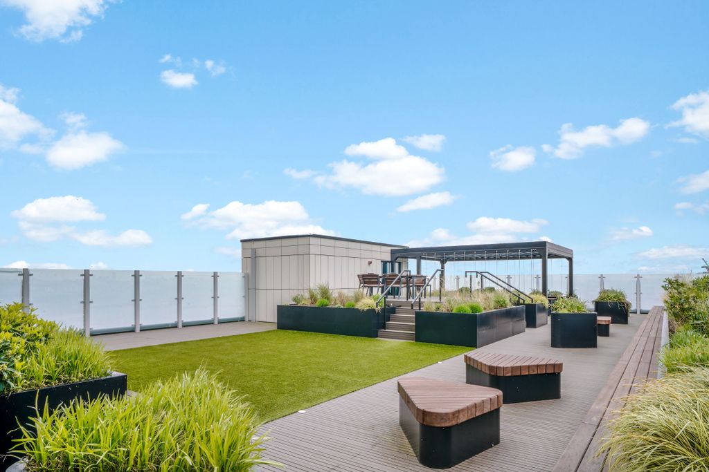 Property photo 1 of 12 Roof Terrace View 2