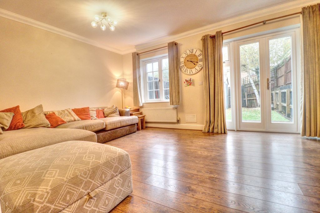 Property photo 2 of 12 Picture No. 02