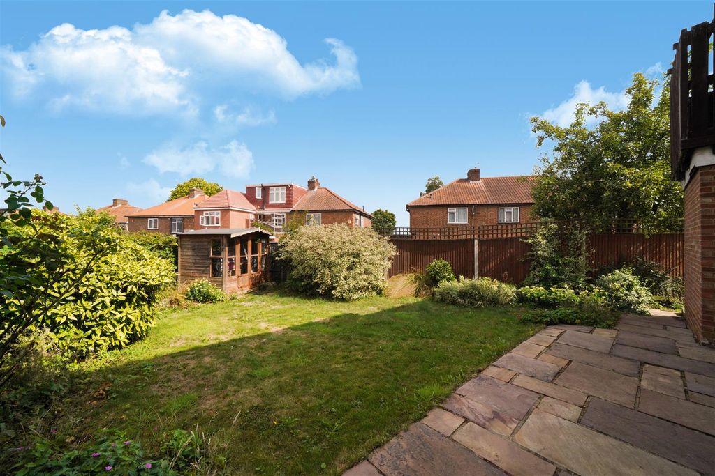 Property photo 2 of 17 2 Ashness Gardens - Scpk8Zymqpbpqxbdw4CV.Jpg